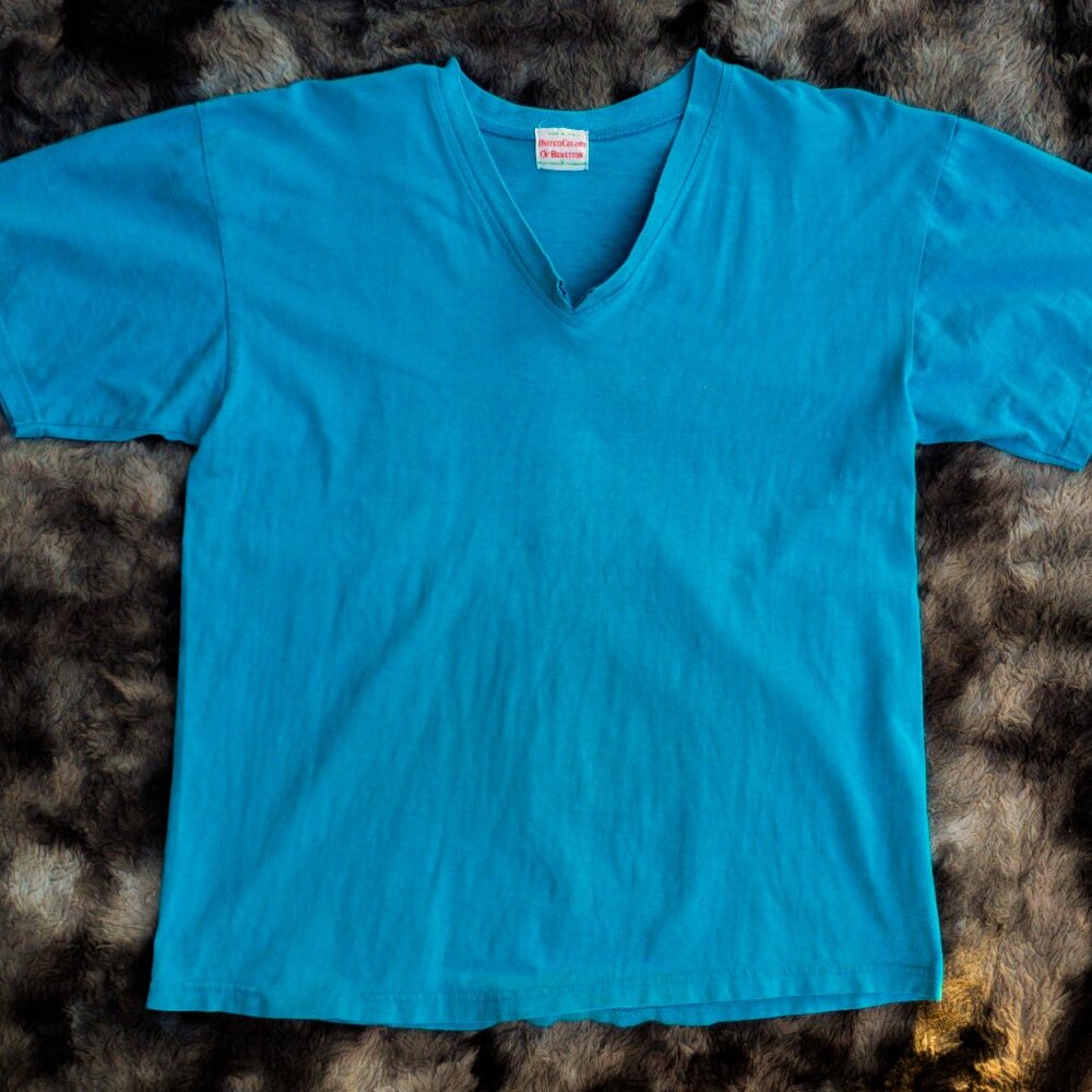 United Colors of Benetton tshirt short sleeve vneck blue made in Italy